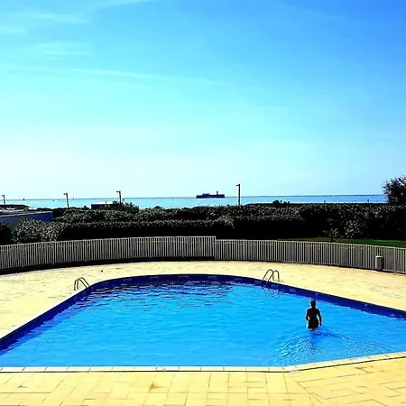 Appartement Renove Front De Mer 61 M2 Vue Directe Du 4Eme Blue Paradise Cap'Diem 3 Clim - Ideal Pour Un Sejour De 7 J Ou Plus Wifi, Lit 160 - Ascenseur Parking Piscine Petanque Ping-Pong - Plage De Rochelongue Pistes Cyclables - Golf & Tennis A 10 Mn *