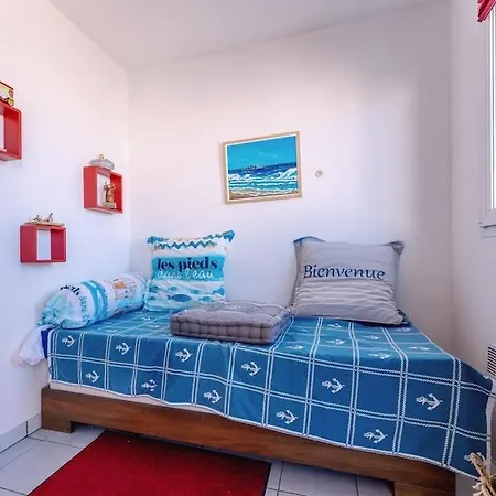 Appartement rénové Front De Mer 61 m2 Vue directe du 4ème Blue Paradise CAP'Diem 3 Clim - Idéal pour un Séjour de 7 j ou plus Wifi, lit 160 - Ascenseur Parking Piscine Pétanque Ping-pong - Plage de Rochelongue Pistes cyclables - Golf&Tennis à 10 mn *