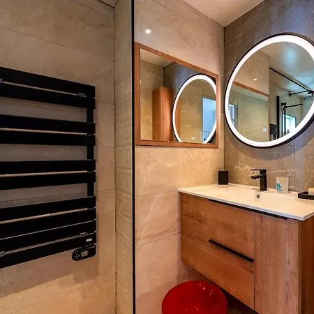 Appartement rénové Front De Mer 61 m2 Vue directe du 4ème Blue Paradise CAP'Diem 3 Clim - Idéal pour un Séjour de 7 j ou plus Wifi, lit 160 - Ascenseur Parking Piscine Pétanque Ping-pong - Plage de Rochelongue Pistes cyclables - Golf&Tennis à 10 mn *
