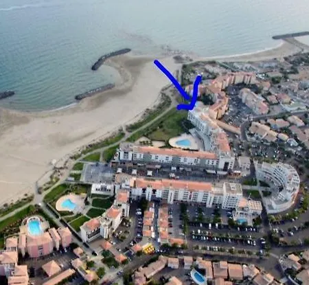Appartement rénové Front De Mer 61 m2 Vue directe du 4ème Blue Paradise CAP'Diem 3 Clim - Idéal pour un Séjour de 7 j ou plus Wifi, lit 160 - Ascenseur Parking Piscine Pétanque Ping-pong - Plage de Rochelongue Pistes cyclables - Golf&Tennis à 10 mn * Agde